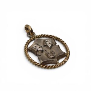 413A8459 6CAA 4663 9ED8 8AA323D4675F 1 105 C Boucheron, Pendentif Médaillon porte-bonheur