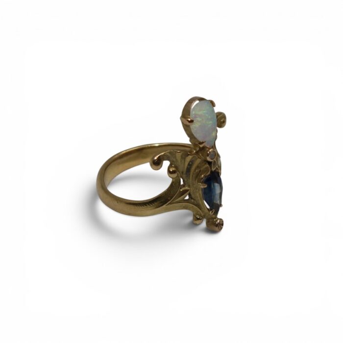 725B49EF-D0C7-4AAE-BCF3-2C725AF5BBC5_1_105_c Duchess ring, Art Nouveau