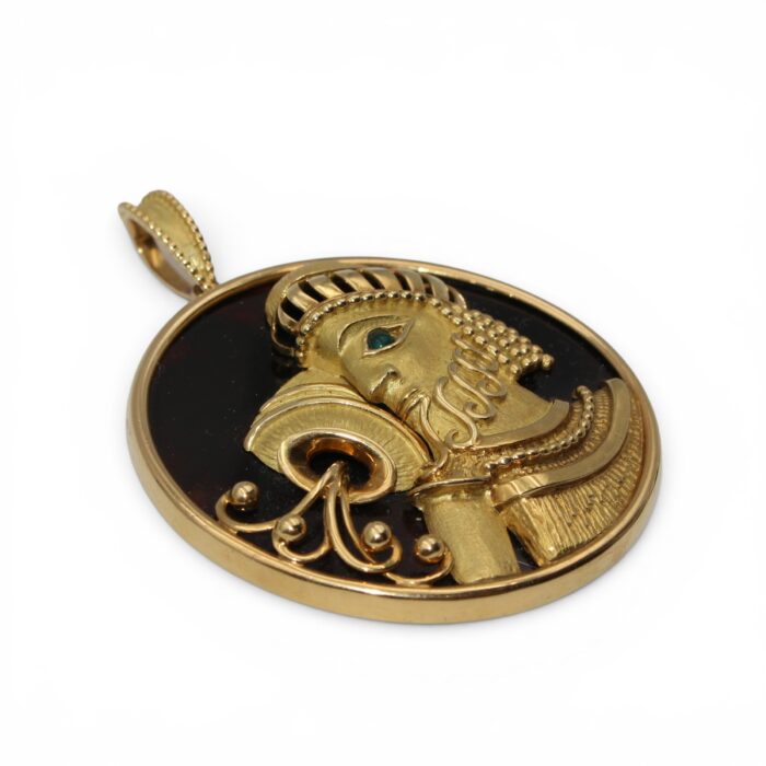 Jean & Pierre Belin, Pendentif-Médaillon