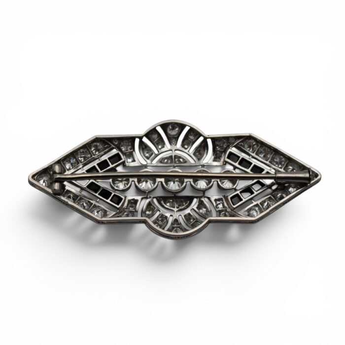 E0EEA2B0-0007-4AC3-BABB-05B6277AFEDD_1_105_c Broche Art Déco