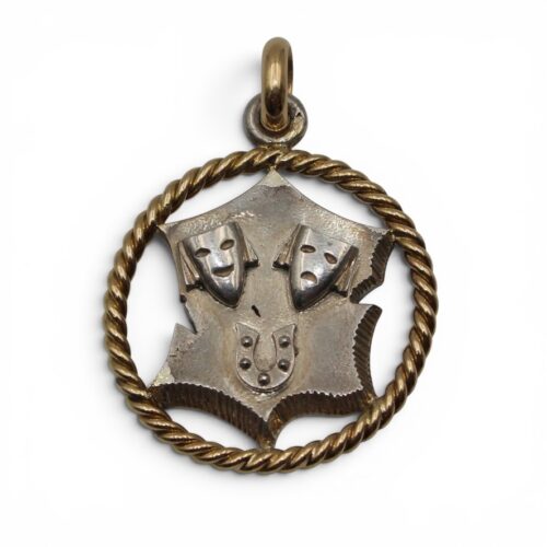 ED6E5614 6189 4439 A166 5B87AD8D8B6A 1 105 C Boucheron, Pendentif Médaillon porte-bonheur