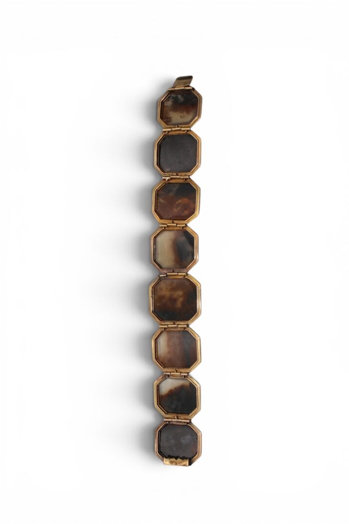 3CF3B5BF-5FC4-4E84-8ECB-7553D71FD469_1_105_c Agate Bracelet, XIXe