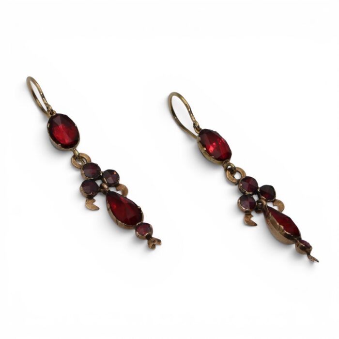 54F086A1 2AFE 478E 8B6E D307F92688D4 1 105 C Boucles d'oreilles, XIXe