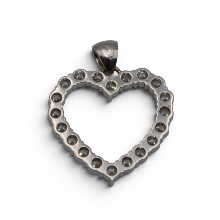 87334E77 C5F8 4D74 98ED F22D3A4A4BB2 Pendentif Coeur, 2000