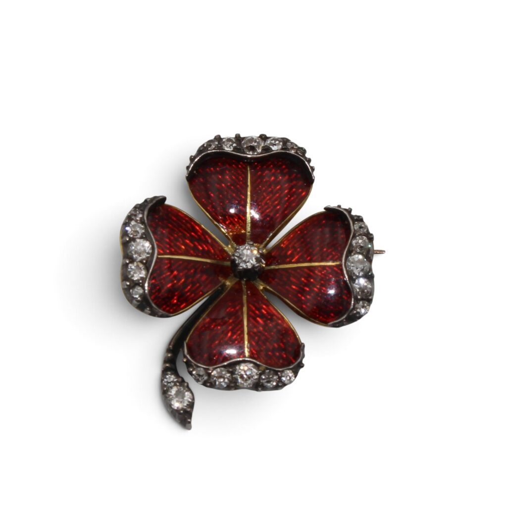 Broche, Trèfle